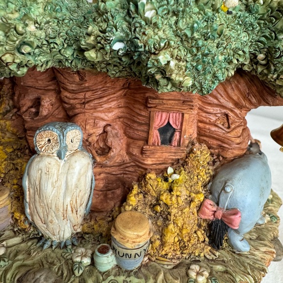 Rare  Disney Classic Winnie the Pooh and Friends Treehouse Musical Snow Globe - Picture 11 of 11